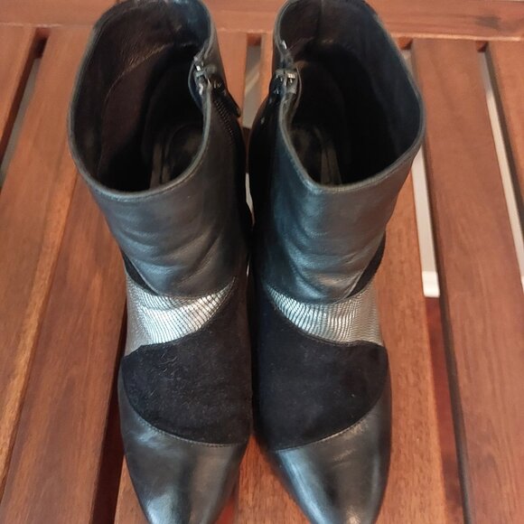 Chunky heel three-leather booties - Picture 5 of 7